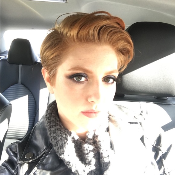 Meet your Posher, Jenna - Picture 2 of 4